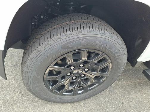 SUMMIT WHT 2026 Chevrolet Colorado WT