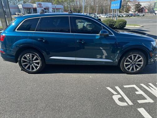 Galaxy Blue Metallic 2018 Audi Q7 3.0T Premium Plus