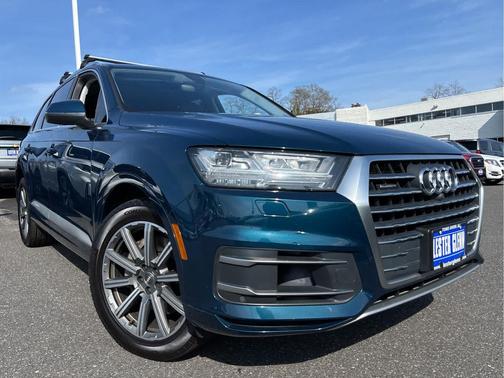 Galaxy Blue Metallic 2018 Audi Q7 3.0T Premium Plus