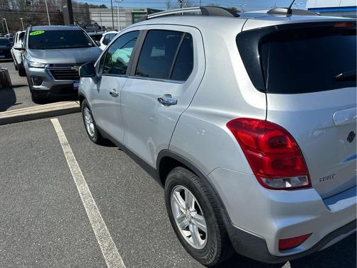 SILVER ICE METALLIC 2018 Chevrolet Trax LT