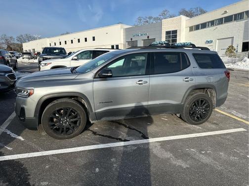 2023 GMC Acadia AWD SLT