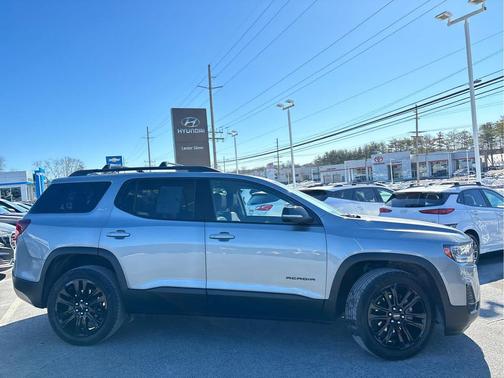 2023 GMC Acadia AWD SLT