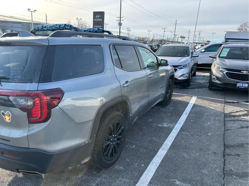 2023 GMC Acadia AWD SLT