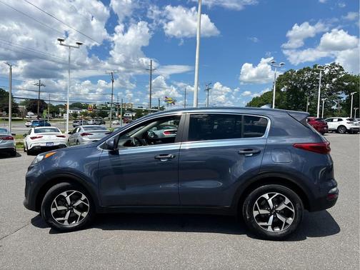 Pacific Blue 2022 Kia Sportage LX