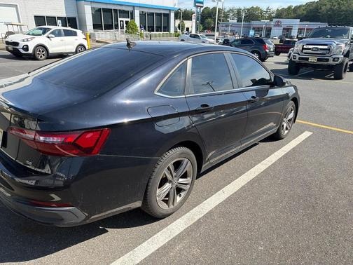 Deep Black Pearl 2022 Volkswagen Jetta 1.5T SE