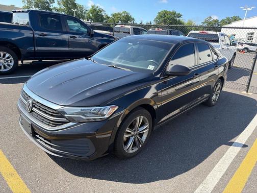 Deep Black Pearl 2022 Volkswagen Jetta 1.5T SE