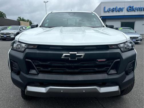 Summit White 2026 Chevrolet Colorado Trail Boss