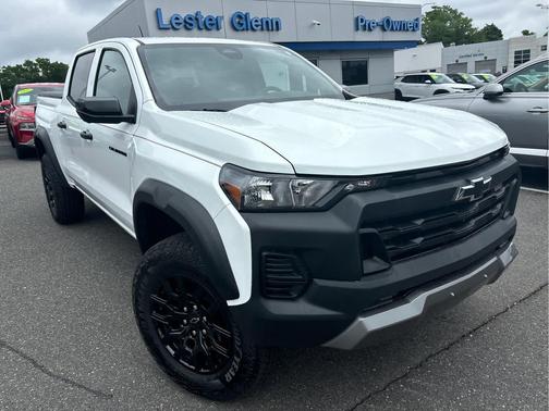 Summit White 2026 Chevrolet Colorado Trail Boss