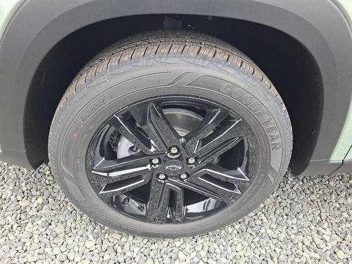 CACTI GRN 2026 Chevrolet Trax FWD ACTIV