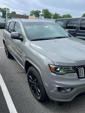 Sting-Gray Clearcoat 2020 Jeep Grand Cherokee Altitude