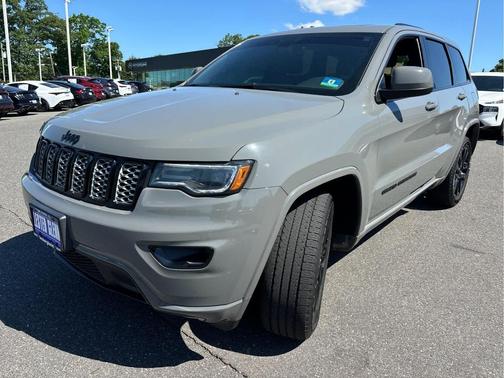 Sting-Gray Clearcoat 2020 Jeep Grand Cherokee Altitude