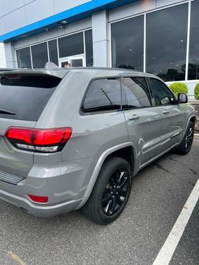 Sting-Gray Clearcoat 2020 Jeep Grand Cherokee Altitude