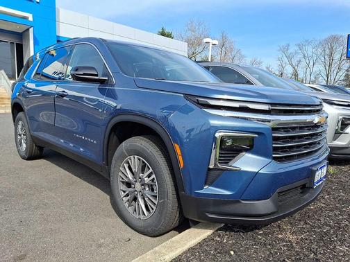 Lakeshore Blue Metallic 2026 Chevrolet Traverse LT