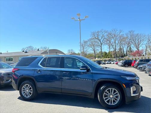 2022 Chevrolet Traverse LT Leather
