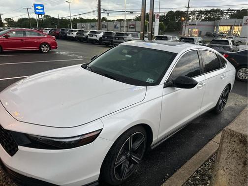 Platinum White Pearl 2024 Honda Accord Hybrid Sport