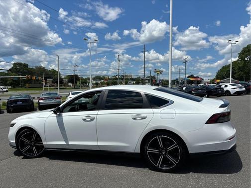 Platinum White Pearl 2024 Honda Accord Hybrid Sport