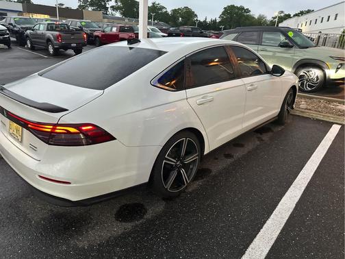 Platinum White Pearl 2024 Honda Accord Hybrid Sport