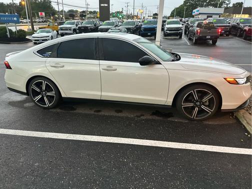 Platinum White Pearl 2024 Honda Accord Hybrid Sport