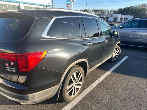 Crystal Black Pearl 2016 Honda Pilot Touring
