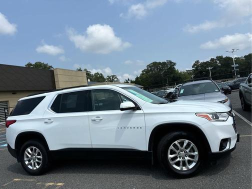 2020 Chevrolet Traverse LT Cloth