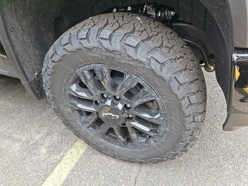 BLK 2026 Chevrolet Silverado 2500 LT
