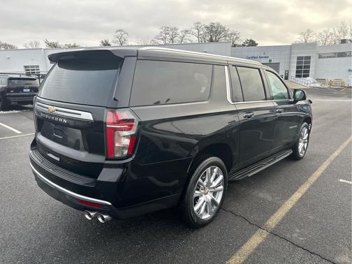 2023 Chevrolet Suburban 4WD High Country