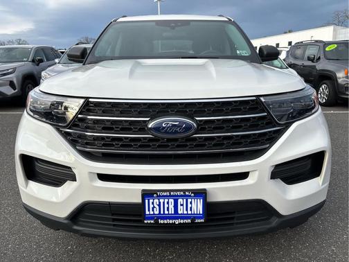 Star White Metallic Tri-Coat 2023 Ford Explorer XLT