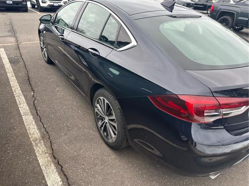 2020 Buick Regal Sportback FWD Essence