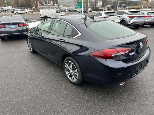 2020 Buick Regal Sportback FWD Essence
