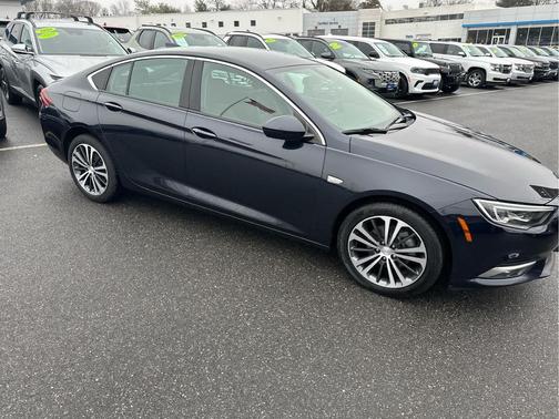 2020 Buick Regal Sportback FWD Essence