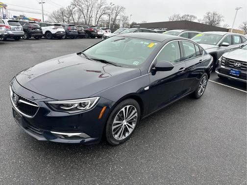 2020 Buick Regal Sportback FWD Essence