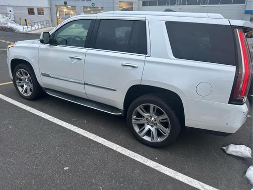 2017 Cadillac Escalade Luxury