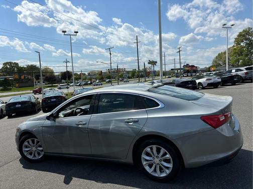 Sterling Gray Metallic 2024 Chevrolet Malibu FWD 1LT