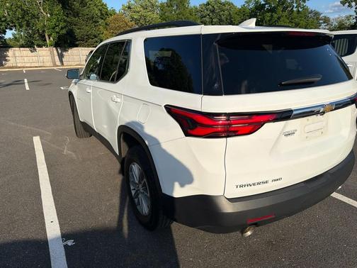 Summit White 2023 Chevrolet Traverse LT Cloth