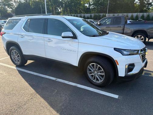 Summit White 2023 Chevrolet Traverse LT Cloth