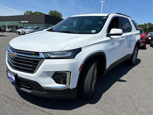Summit White 2023 Chevrolet Traverse LT Cloth