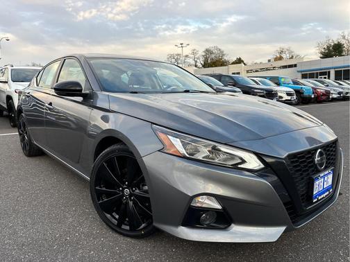 2022 Nissan Altima SR FWD