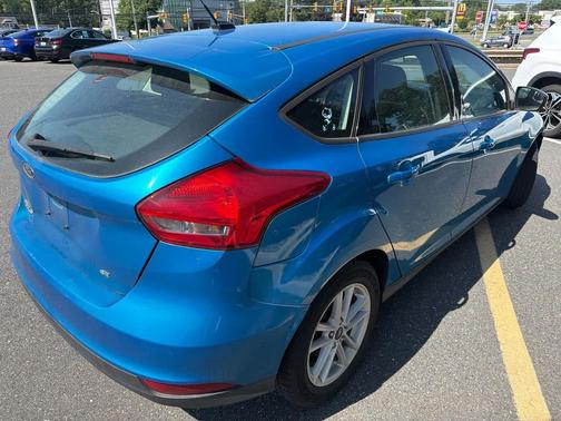 Blue Candy Metallic Tinted Clearcoat 2017 Ford Focus SE