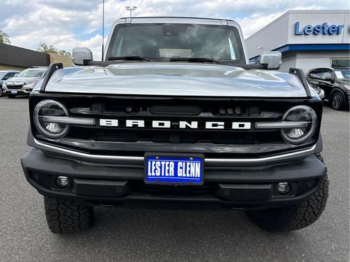 Iconic Silver Metallic 2021 Ford Bronco Outer Banks