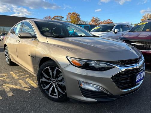 2022 Chevrolet Malibu FWD RS