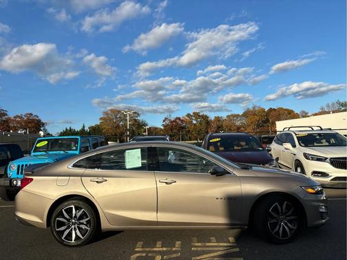 2022 Chevrolet Malibu FWD RS