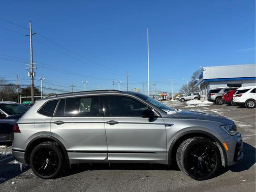 2021 Volkswagen Tiguan 2.0T SE R-Line Black 4MOTION