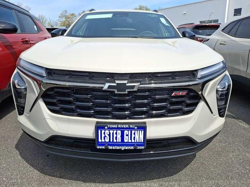 WHT SANDS 2026 Chevrolet Trax FWD 2RS
