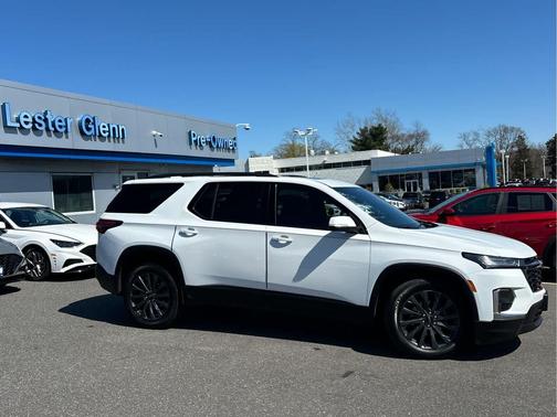 Summit White 2023 Chevrolet Traverse RS