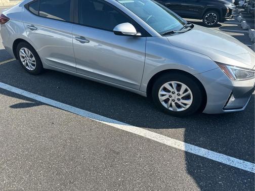 Stellar Silver 2020 Hyundai ELANTRA SE