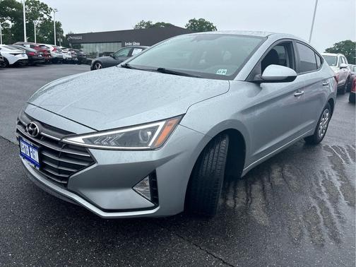 Stellar Silver 2020 Hyundai ELANTRA SE