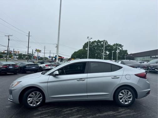 Stellar Silver 2020 Hyundai ELANTRA SE