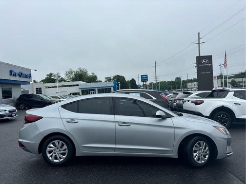 Stellar Silver 2020 Hyundai ELANTRA SE
