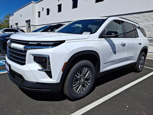 SUMMIT WHT 2026 Chevrolet Traverse LT
