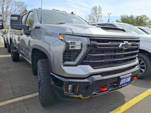 STERLING GRY ME 2026 Chevrolet Silverado 2500 LT